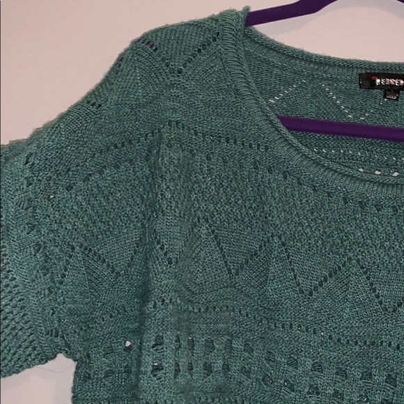 Green sweater with cutouts - Picture 3 of 5